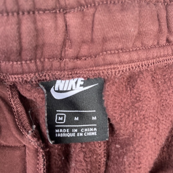 Maroon Nike Sweats 
Size Medium

#nike #sweats #y2k - Picture 3 of 3